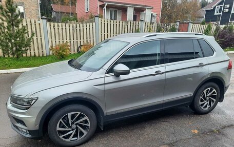 Volkswagen Tiguan II, 2018 год, 2 600 000 рублей, 17 фотография