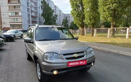 Chevrolet Niva I рестайлинг, 2012 год, 590 000 рублей, 2 фотография