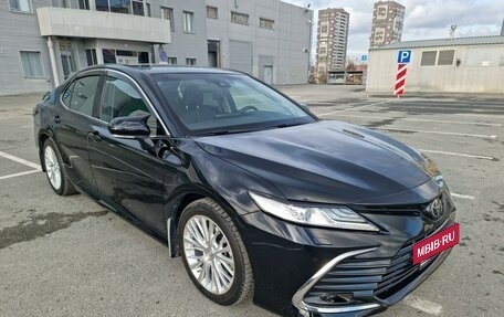 Toyota Camry, 2021 год, 4 650 000 рублей, 2 фотография