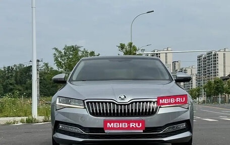 Skoda Superb III рестайлинг, 2019 год, 1 900 000 рублей, 6 фотография