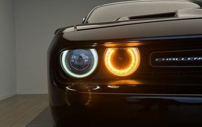 Dodge Challenger III рестайлинг 2, 2017 год, 3 370 000 рублей, 1 фотография