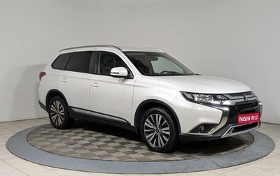 Mitsubishi Outlander III рестайлинг 3, 2019 год, 2 362 500 рублей, 1 фотография