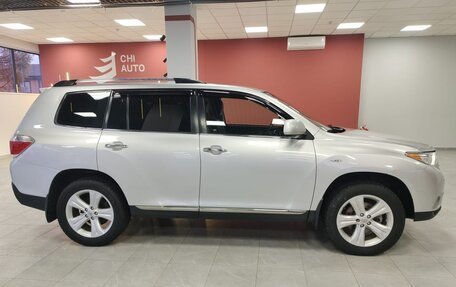 Toyota Highlander III, 2011 год, 2 430 000 рублей, 4 фотография