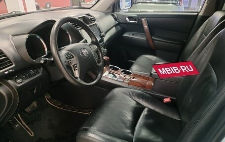 Toyota Highlander III, 2011 год, 2 430 000 рублей, 11 фотография