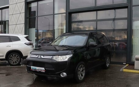 Mitsubishi Outlander III рестайлинг 3, 2013 год, 1 529 000 рублей, 1 фотография