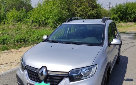 Renault Sandero II рестайлинг, 2020 год, 1 550 000 рублей, 1 фотография