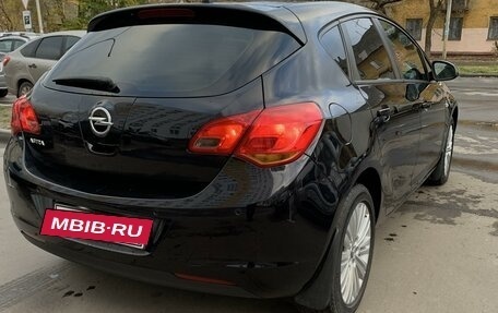 Opel Astra J, 2011 год, 890 000 рублей, 6 фотография