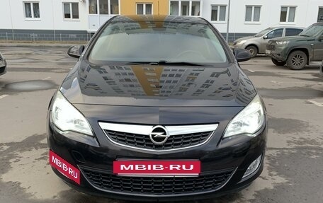 Opel Astra J, 2011 год, 890 000 рублей, 2 фотография