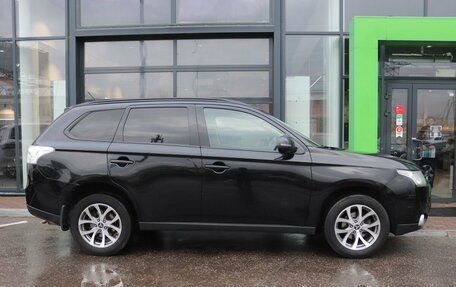 Mitsubishi Outlander III рестайлинг 3, 2013 год, 1 529 000 рублей, 6 фотография