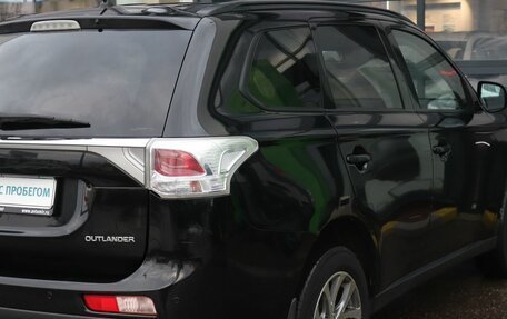 Mitsubishi Outlander III рестайлинг 3, 2013 год, 1 529 000 рублей, 10 фотография