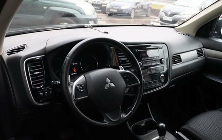 Mitsubishi Outlander III рестайлинг 3, 2013 год, 1 529 000 рублей, 15 фотография