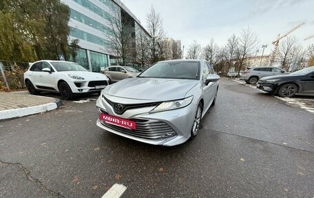 Toyota Camry, 2018 год, 2 600 000 рублей, 3 фотография