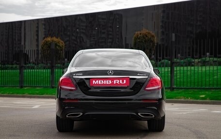 Mercedes-Benz E-Класс, 2017 год, 3 800 000 рублей, 4 фотография