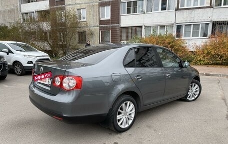 Volkswagen Jetta VI, 2010 год, 700 000 рублей, 3 фотография