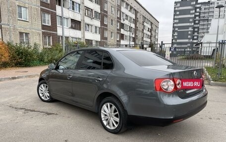 Volkswagen Jetta VI, 2010 год, 700 000 рублей, 4 фотография