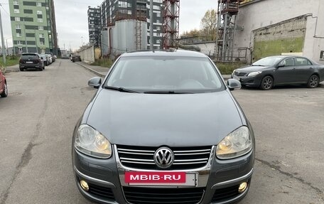 Volkswagen Jetta VI, 2010 год, 700 000 рублей, 6 фотография