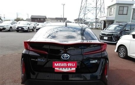 Toyota Prius IV XW50, 2017 год, 1 700 000 рублей, 5 фотография