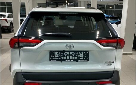 Toyota RAV4, 2024 год, 4 949 000 рублей, 4 фотография