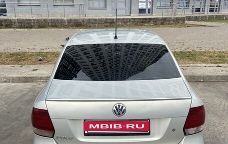 Volkswagen Polo VI (EU Market), 2011 год, 690 000 рублей, 2 фотография