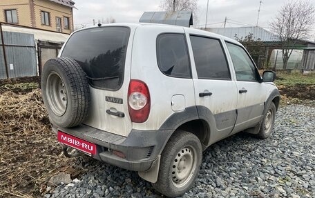 Chevrolet Niva I рестайлинг, 2016 год, 640 000 рублей, 3 фотография