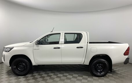 Toyota Hilux VIII, 2023 год, 6 990 000 рублей, 8 фотография