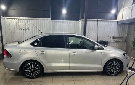 Volkswagen Polo VI (EU Market), 2011 год, 899 000 рублей, 3 фотография