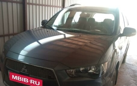 Mitsubishi Outlander III рестайлинг 3, 2010 год, 1 379 000 рублей, 5 фотография