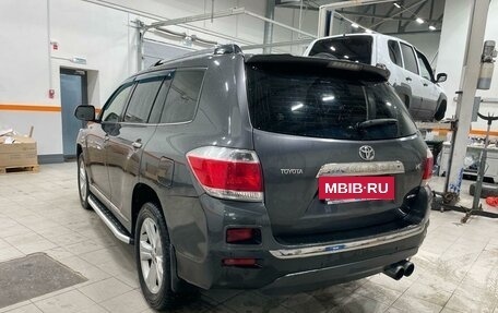 Toyota Highlander III, 2012 год, 2 300 000 рублей, 7 фотография