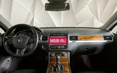 Volkswagen Touareg III, 2010 год, 2 097 000 рублей, 10 фотография