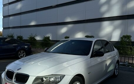 BMW 3 серия, 2011 год, 1 040 000 рублей, 2 фотография