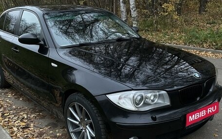 BMW 1 серия, 2007 год, 880 000 рублей, 1 фотография