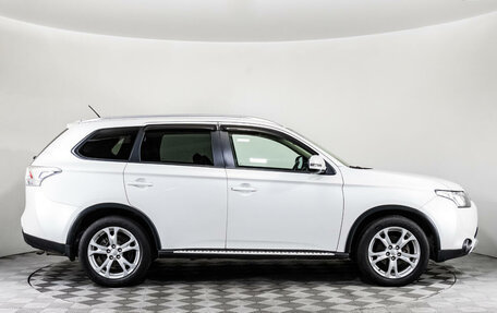 Mitsubishi Outlander III рестайлинг 3, 2014 год, 1 849 000 рублей, 4 фотография