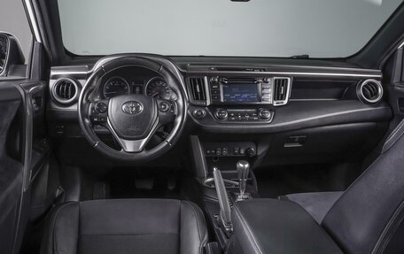 Toyota RAV4, 2016 год, 2 649 000 рублей, 6 фотография