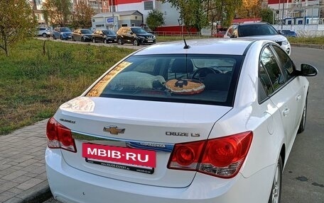 Chevrolet Cruze II, 2011 год, 815 000 рублей, 9 фотография