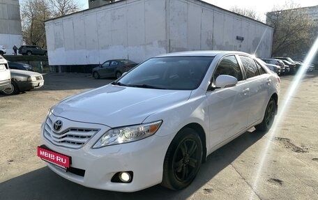 Toyota Camry, 2011 год, 1 340 000 рублей, 2 фотография