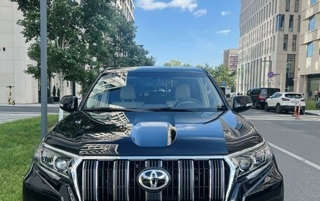 Toyota Land Cruiser Prado 150 рестайлинг 2, 2023 год, 9 700 000 рублей, 2 фотография