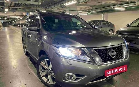 Nissan Pathfinder, 2015 год, 2 250 000 рублей, 4 фотография