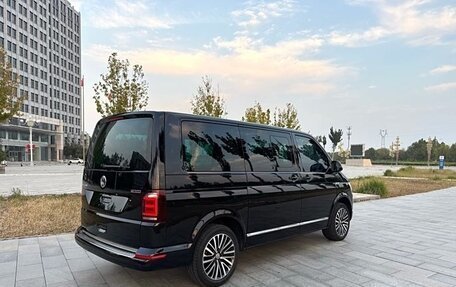 Volkswagen Multivan T6 рестайлинг, 2020 год, 5 112 000 рублей, 4 фотография