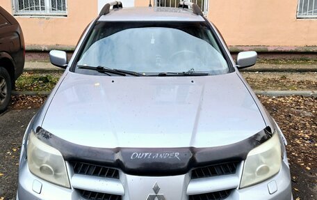 Mitsubishi Outlander III рестайлинг 3, 2006 год, 735 000 рублей, 1 фотография