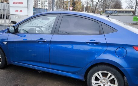 Hyundai Solaris II рестайлинг, 2011 год, 980 000 рублей, 5 фотография