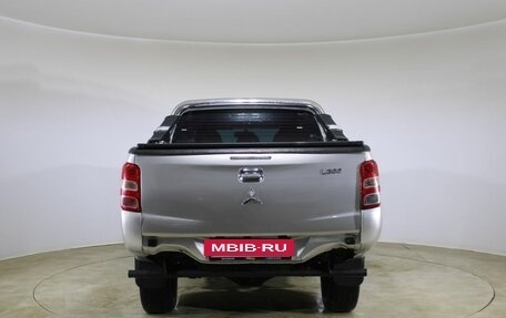 Mitsubishi L200 IV рестайлинг, 2015 год, 1 850 000 рублей, 6 фотография