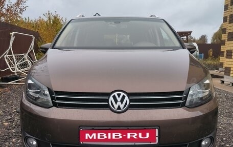 Volkswagen Touran III, 2012 год, 1 100 000 рублей, 2 фотография