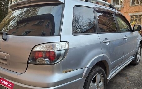 Mitsubishi Outlander III рестайлинг 3, 2006 год, 735 000 рублей, 4 фотография