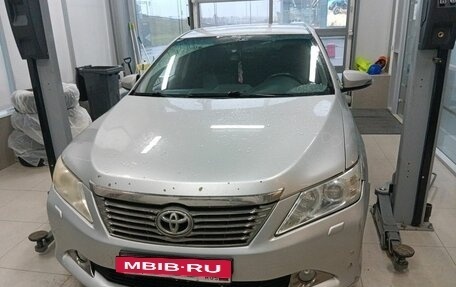 Toyota Camry, 2013 год, 1 617 000 рублей, 2 фотография