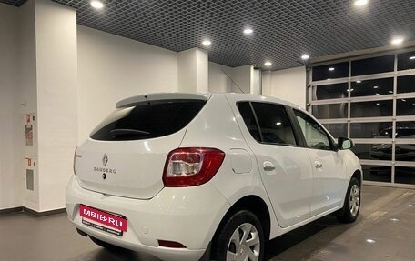 Renault Sandero II рестайлинг, 2016 год, 860 000 рублей, 3 фотография