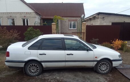 Volkswagen Passat B4, 1994 год, 300 000 рублей, 2 фотография