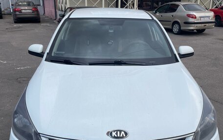 KIA Rio IV, 2018 год, 950 000 рублей, 3 фотография