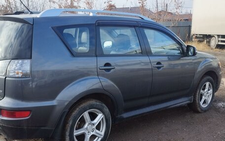 Mitsubishi Outlander III рестайлинг 3, 2011 год, 650 000 рублей, 5 фотография