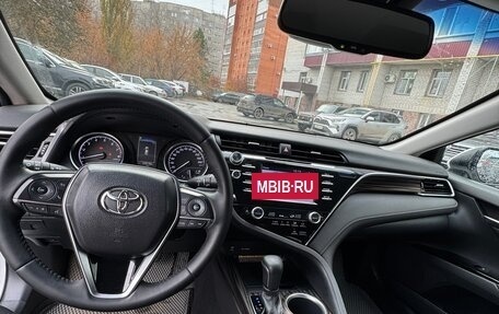 Toyota Camry, 2018 год, 2 740 000 рублей, 10 фотография