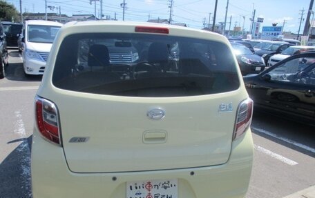 Daihatsu Mira e:S I рестайлинг, 2012 год, 580 077 рублей, 5 фотография